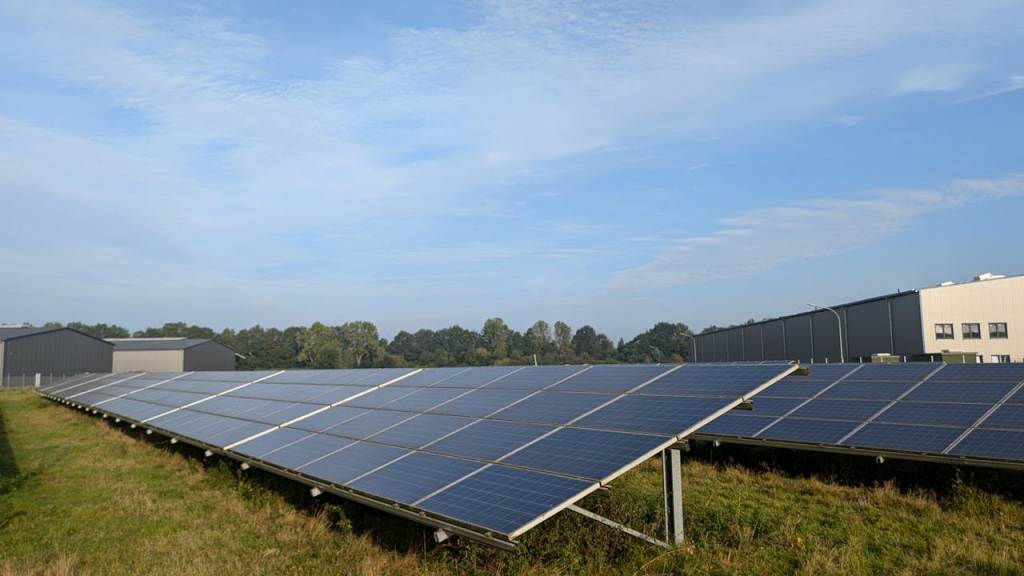 Fachgerechte Kabelmontage für Photovoltaik und Energieprojekte